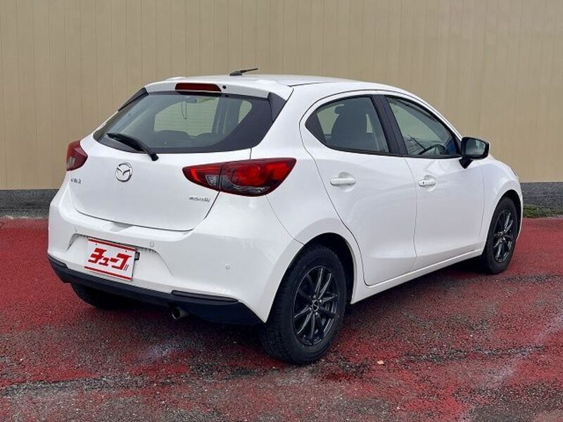 MAZDA2