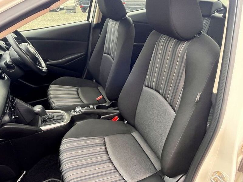 MAZDA2