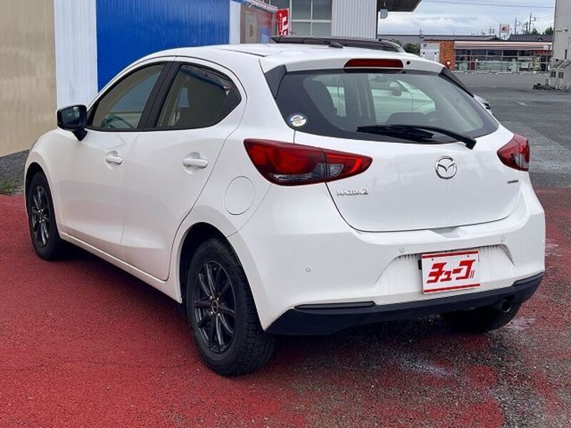 MAZDA2