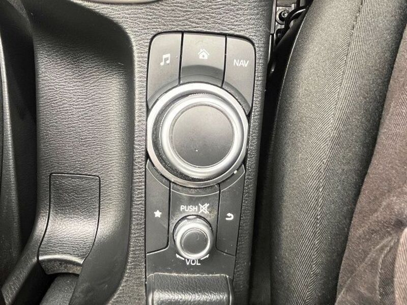 MAZDA2