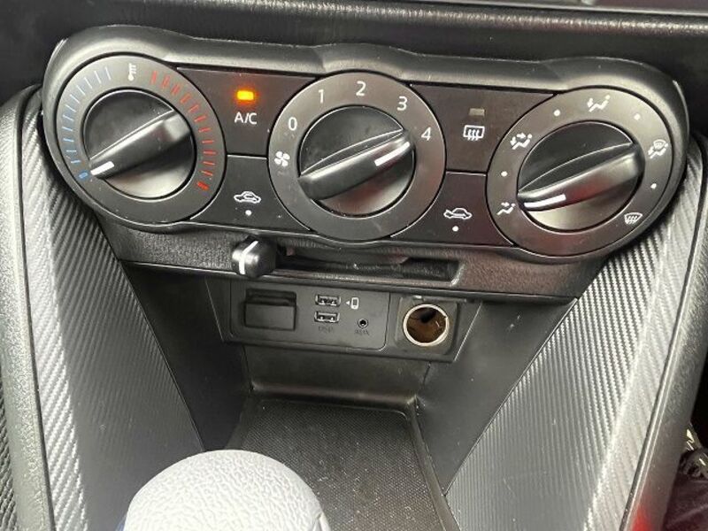 MAZDA2