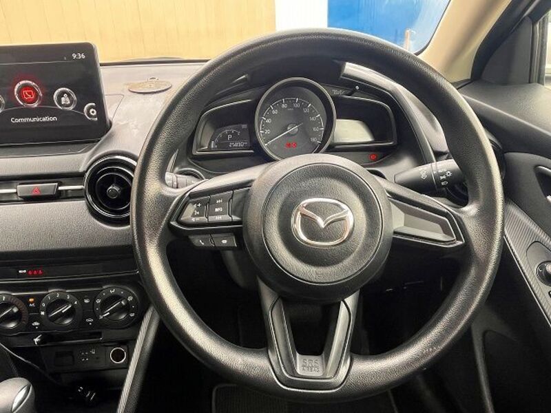 MAZDA2