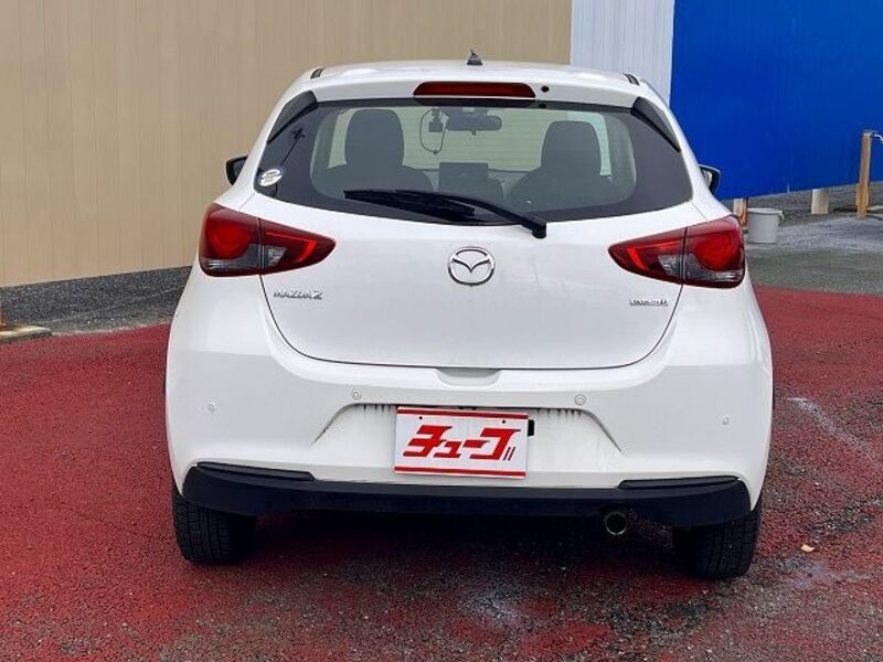 MAZDA2