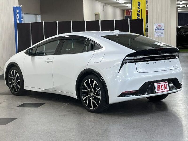 PRIUS PHV