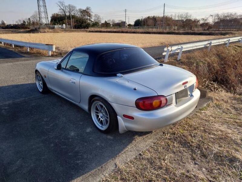 ROADSTER