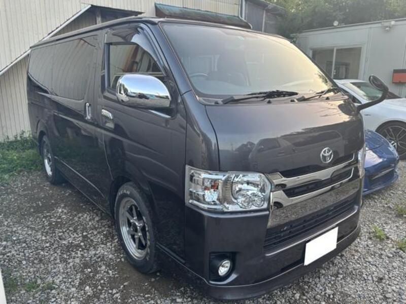 TOYOTA HIACE VAN