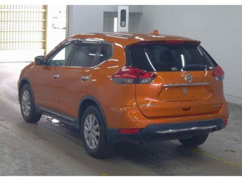 X-TRAIL