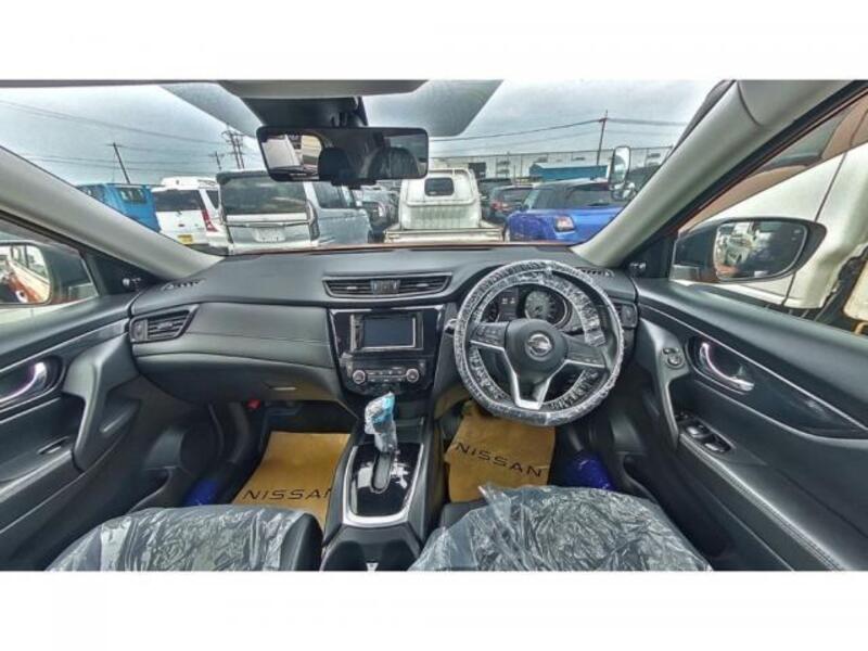 X-TRAIL