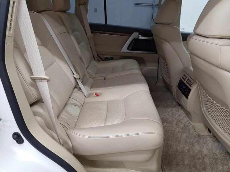 LAND CRUISER