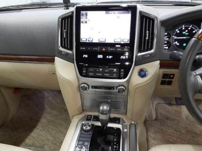 LAND CRUISER
