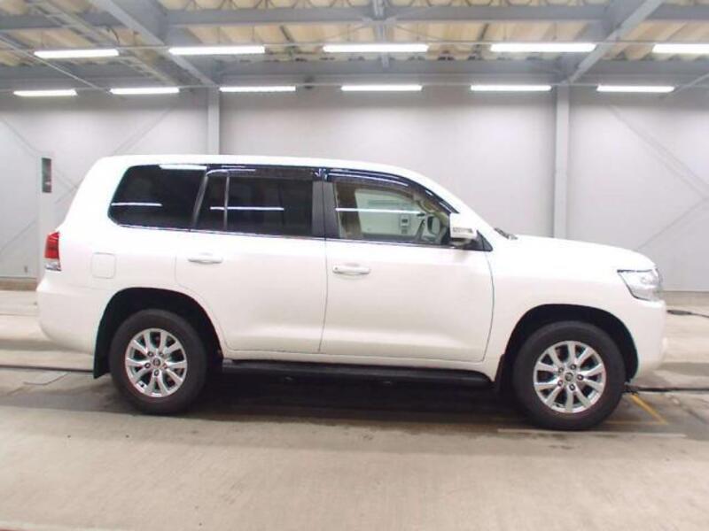 LAND CRUISER