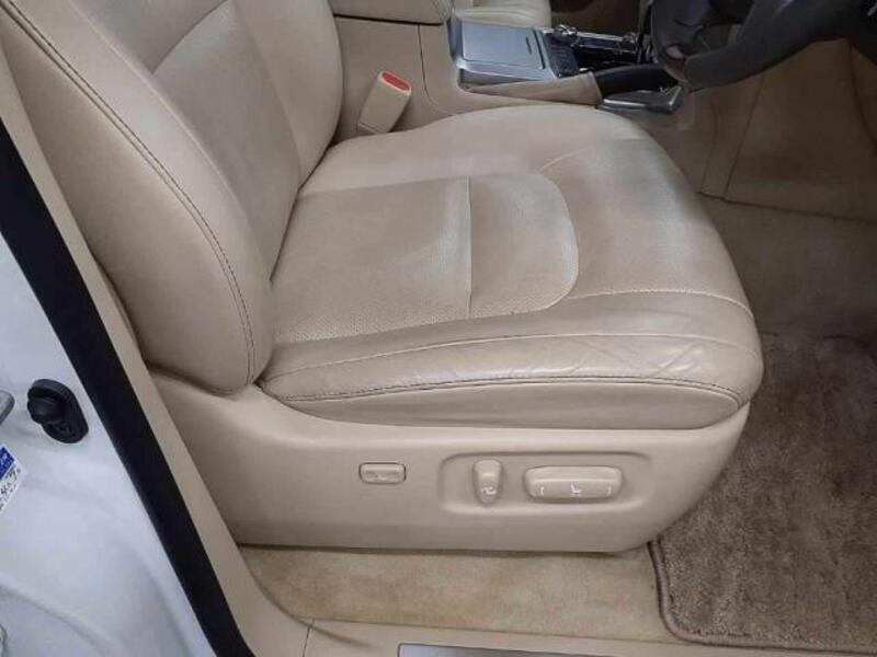 LAND CRUISER
