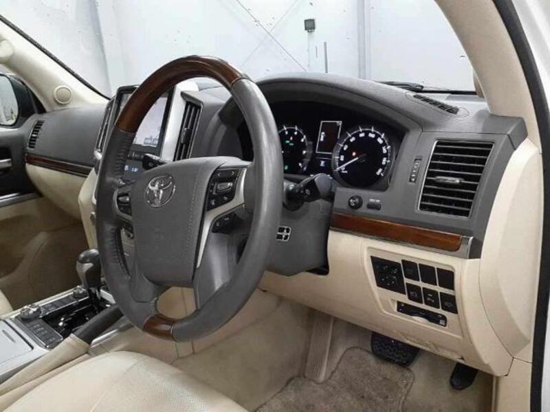 LAND CRUISER