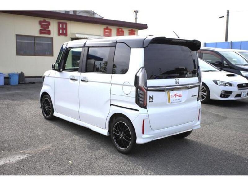N BOX CUSTOM