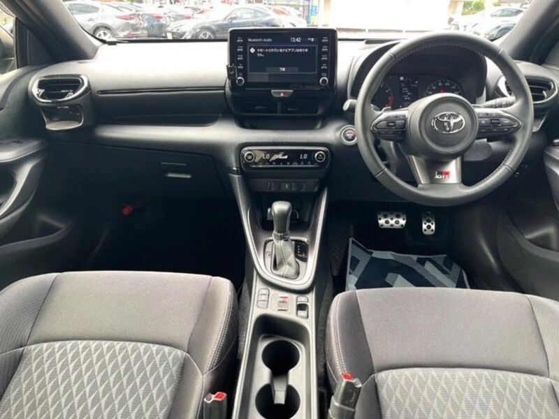 GR YARIS