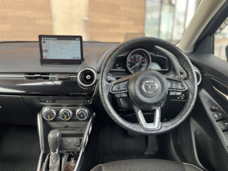 MAZDA2