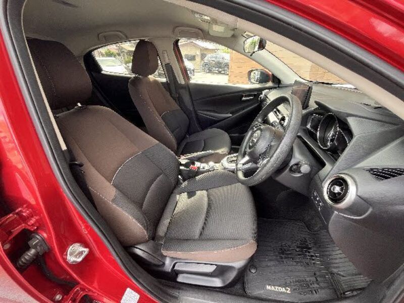 MAZDA2