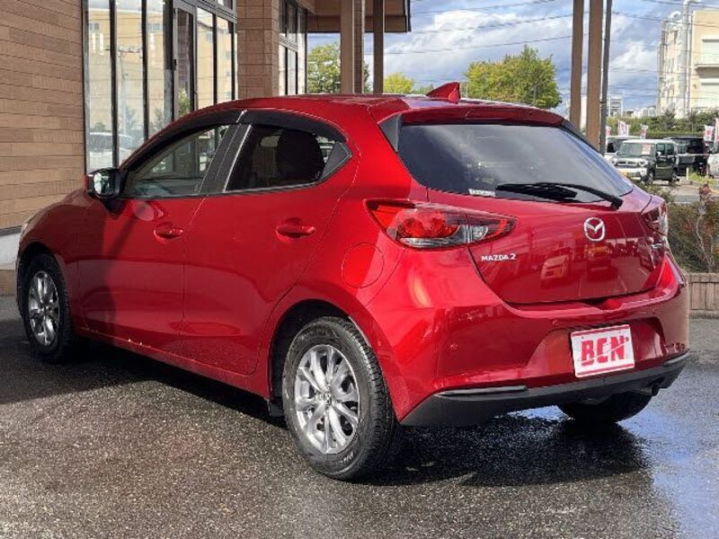 MAZDA2