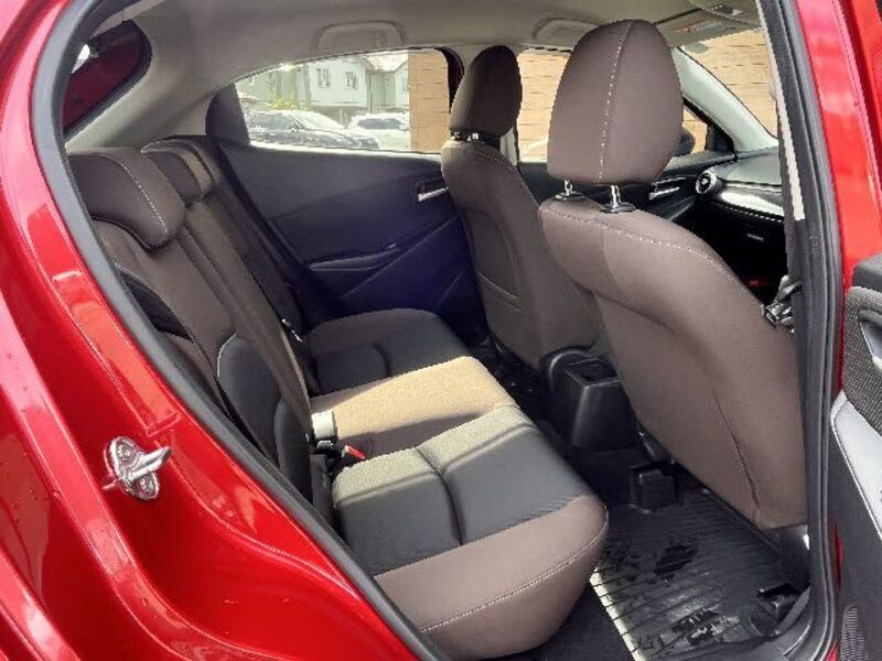 MAZDA2