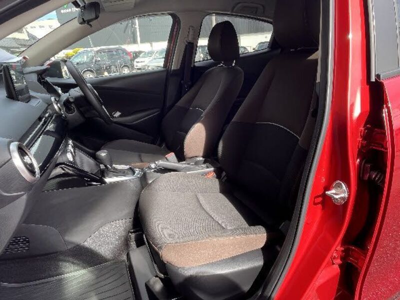 MAZDA2