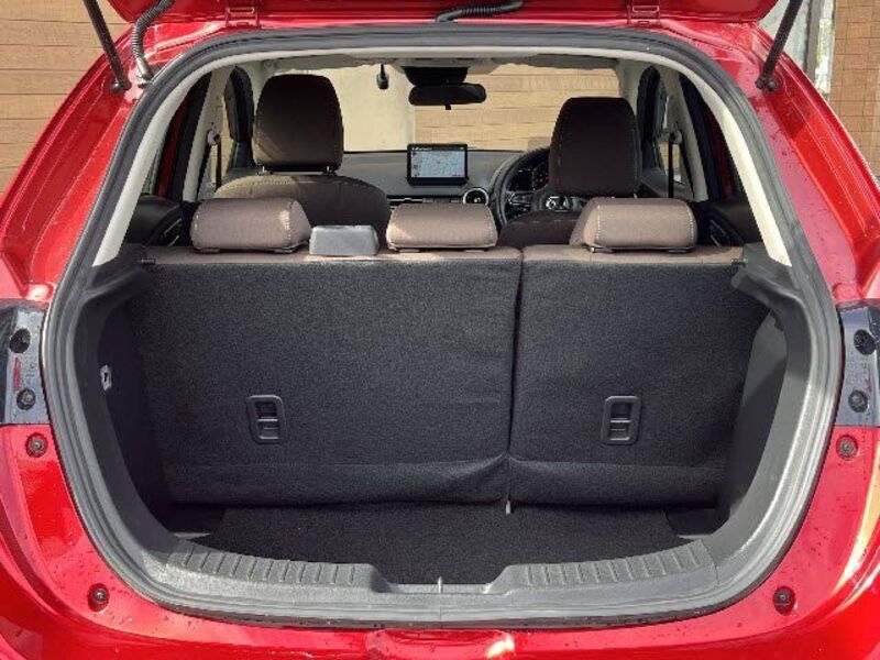 MAZDA2
