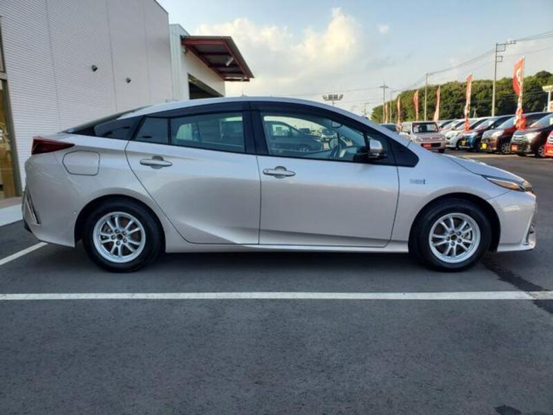 PRIUS PHV