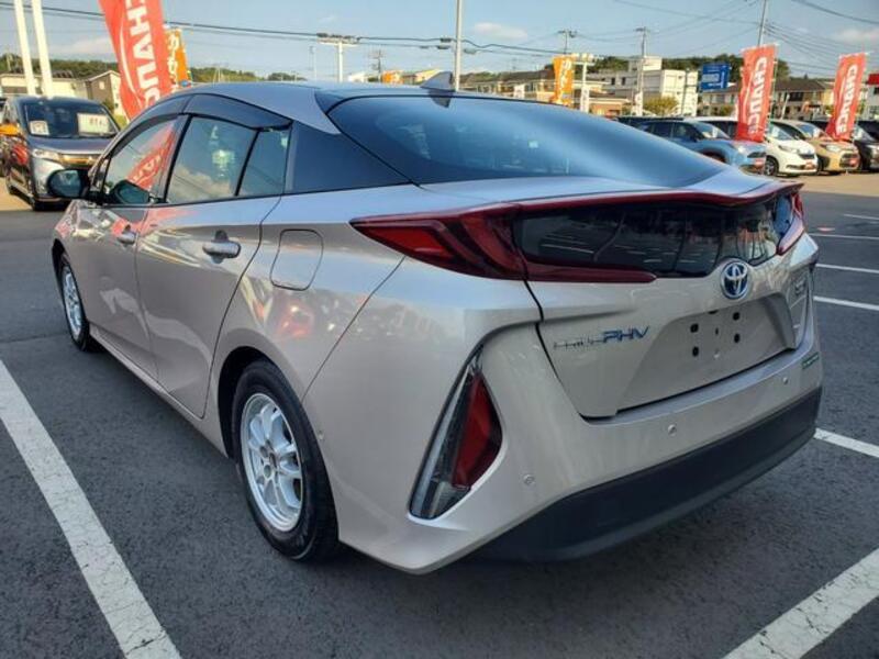 PRIUS PHV