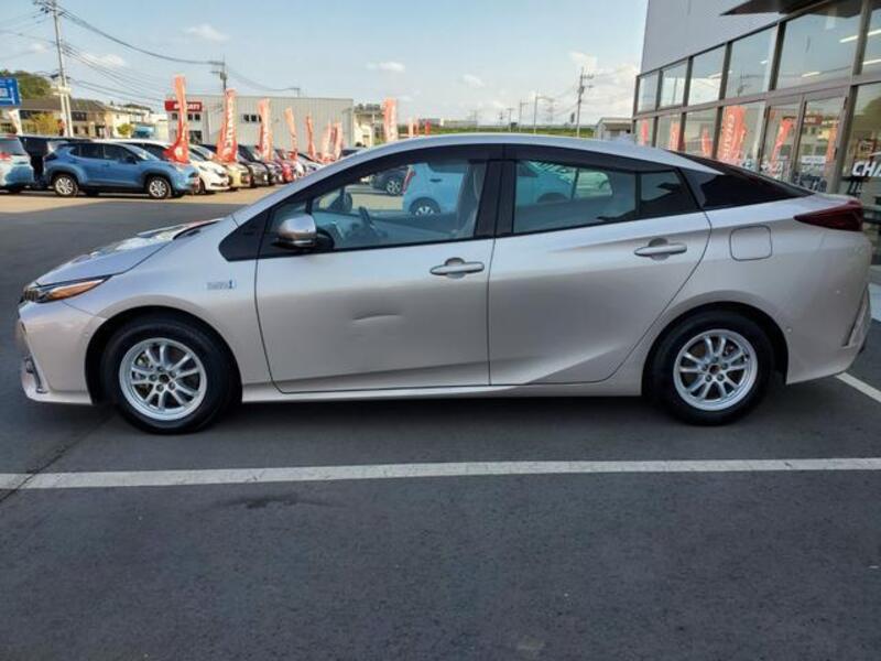 PRIUS PHV