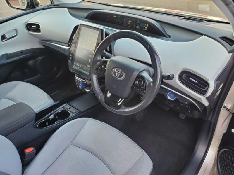 PRIUS PHV