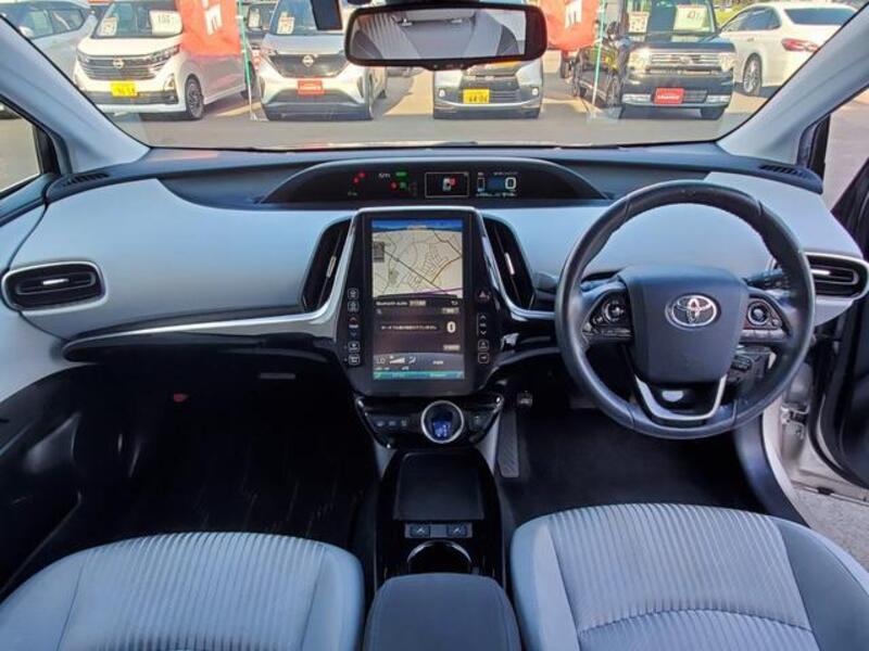 PRIUS PHV