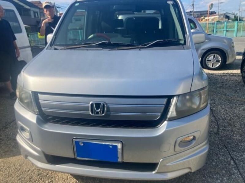 HONDA MOBILIO SPIKE