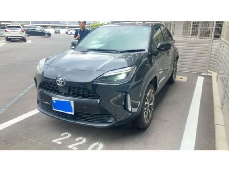 YARIS CROSS