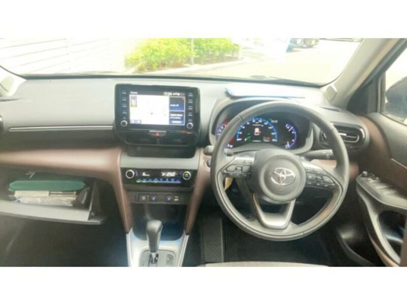 YARIS CROSS