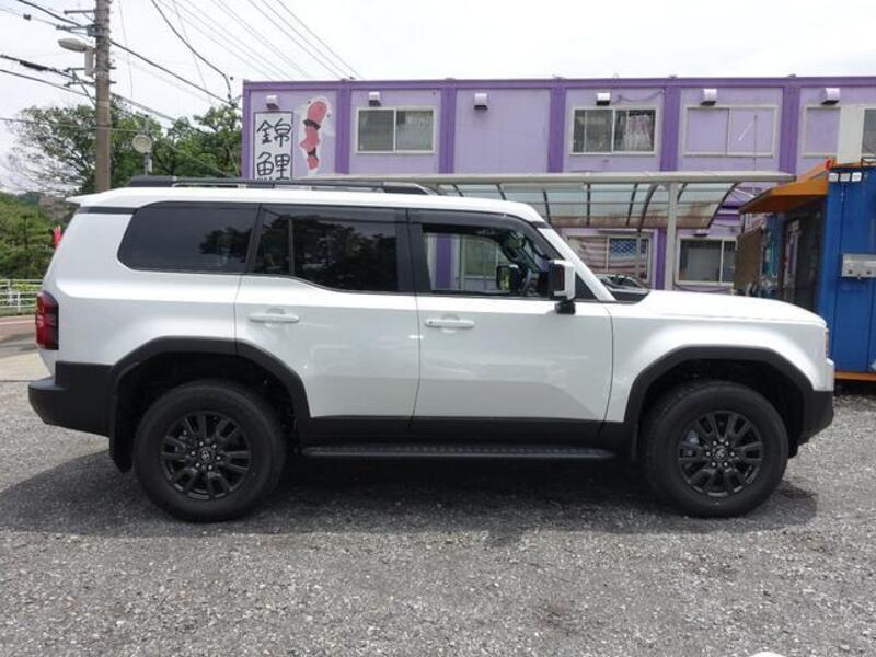 LAND CRUISER 250