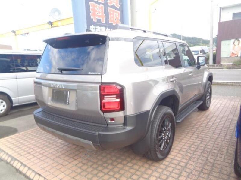 LAND CRUISER 250