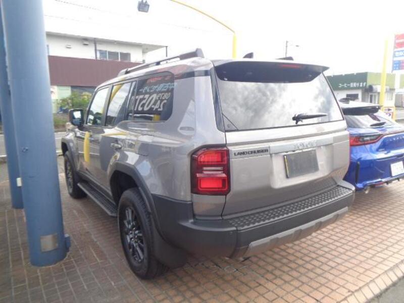 LAND CRUISER 250