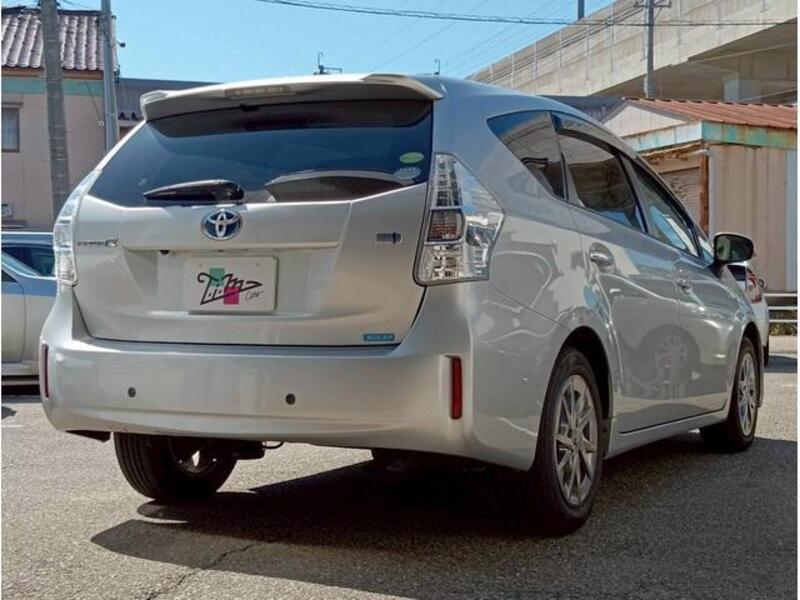 PRIUS ALPHA