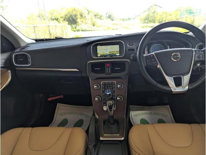 V40