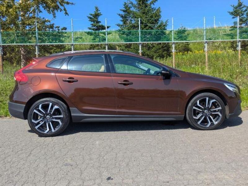 V40