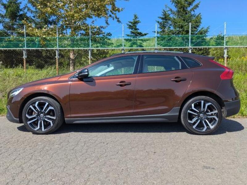 V40