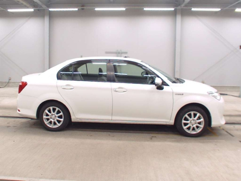COROLLA AXIO