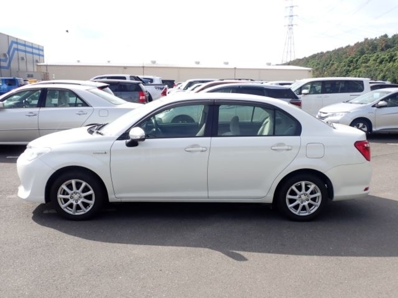 COROLLA AXIO