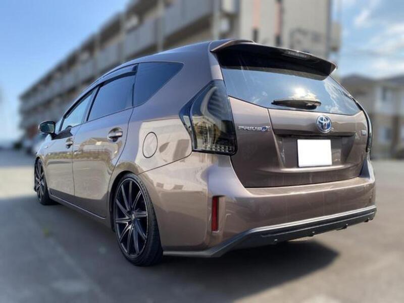 PRIUS ALPHA