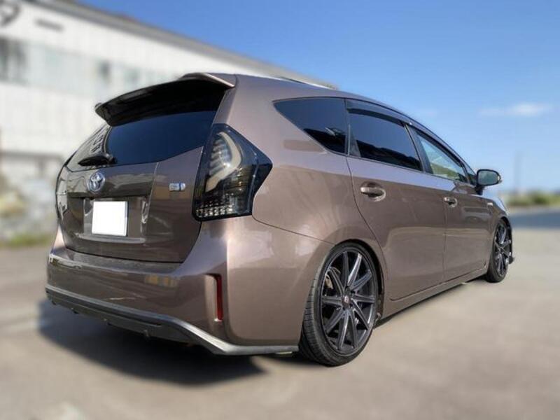 PRIUS ALPHA