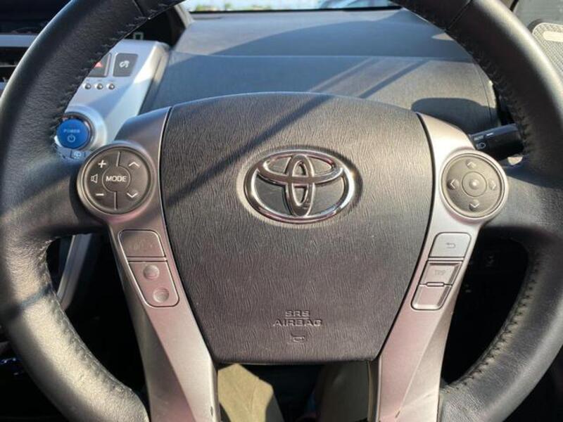 PRIUS ALPHA