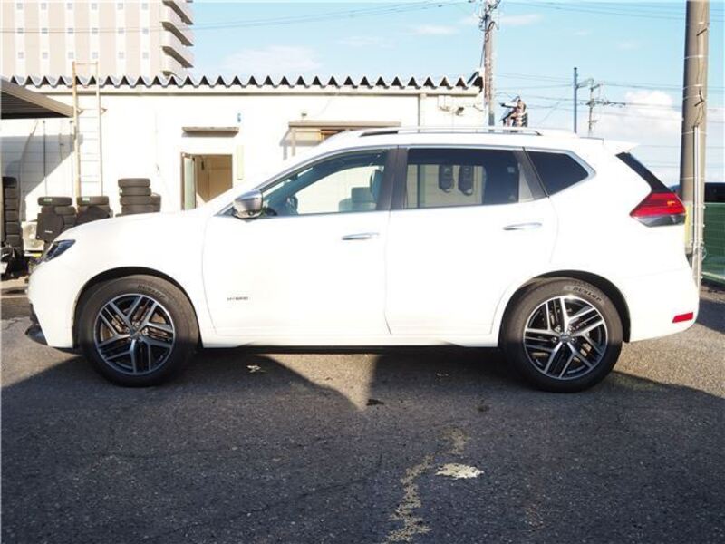 X-TRAIL