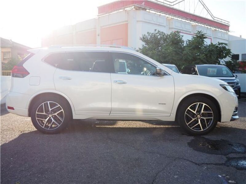 X-TRAIL