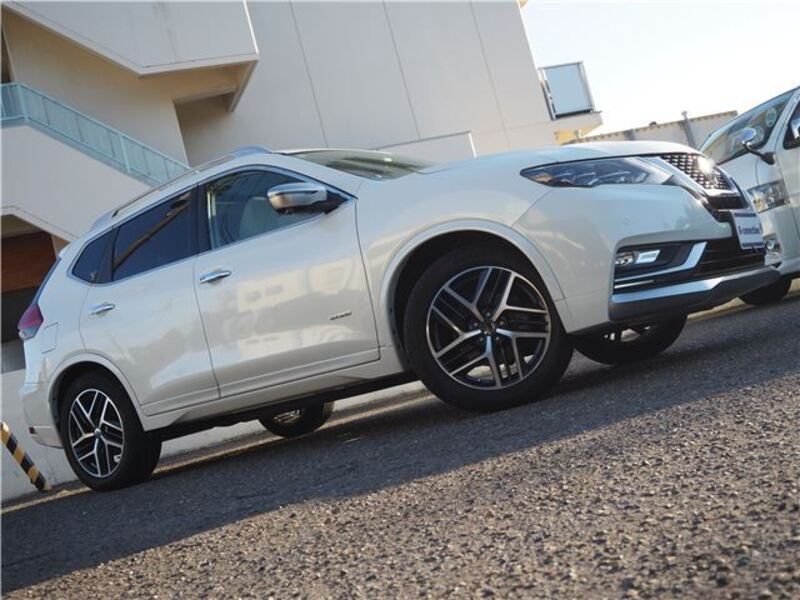 X-TRAIL