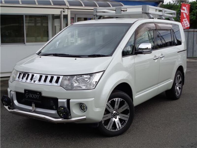 MITSUBISHI DELICA D5