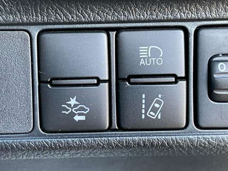 COROLLA AXIO